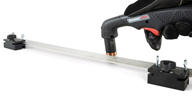 Magnetic straight edge